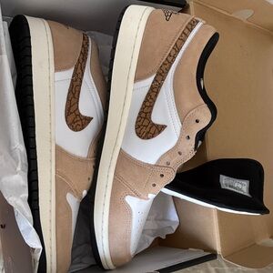 Air Jordan 1 Low SE Sneakers